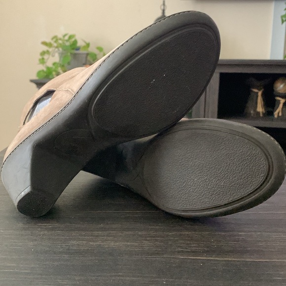 DANSKO Bonita Perforated Ankle Boot - Picture 4 of 13